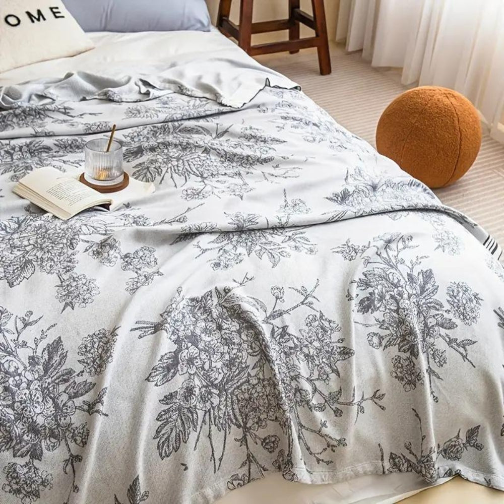 Kühlende Decke aus Bambusfaser mit Blumenmuster