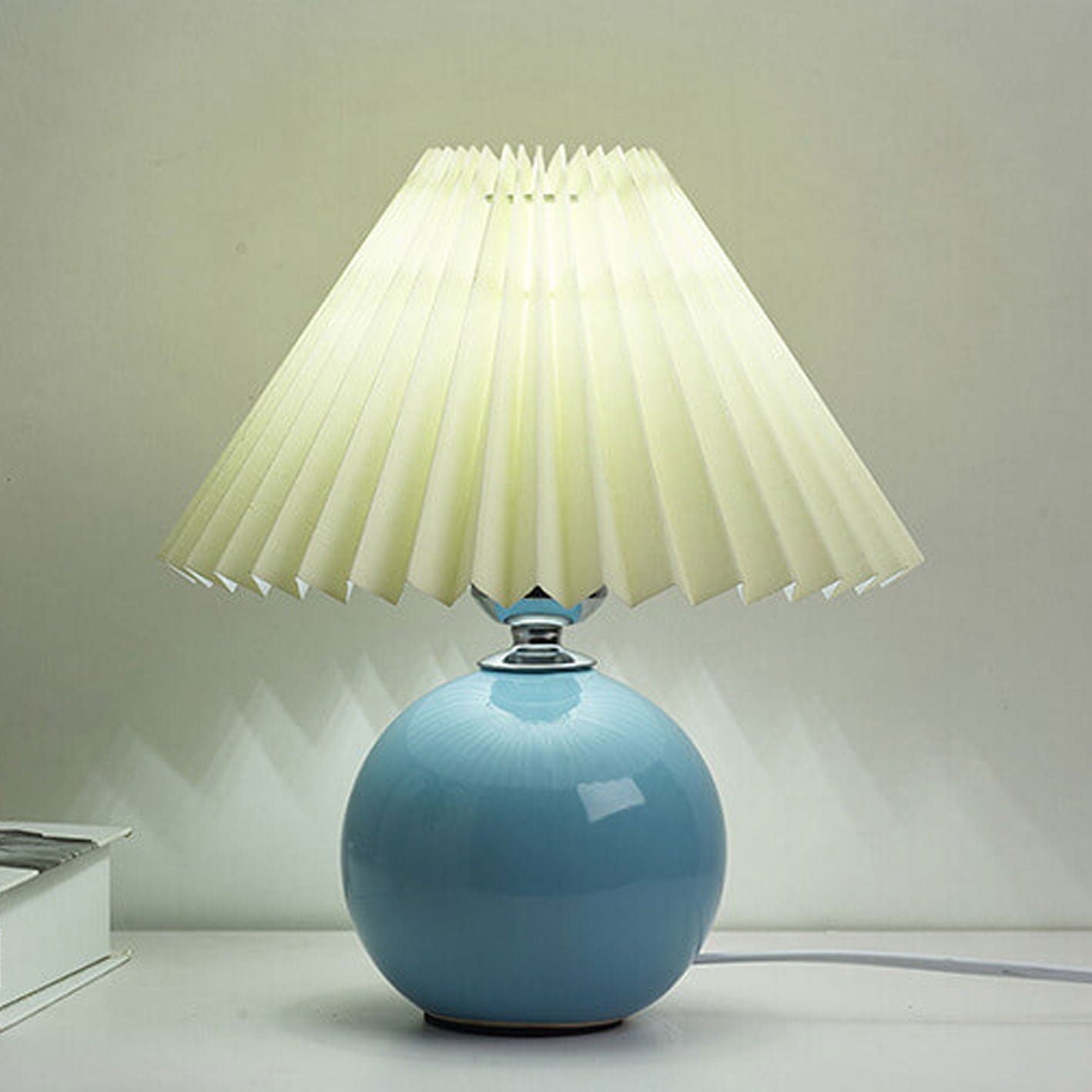Nordic Minimalist Ceramic Pleated 1-Light Table Lamp