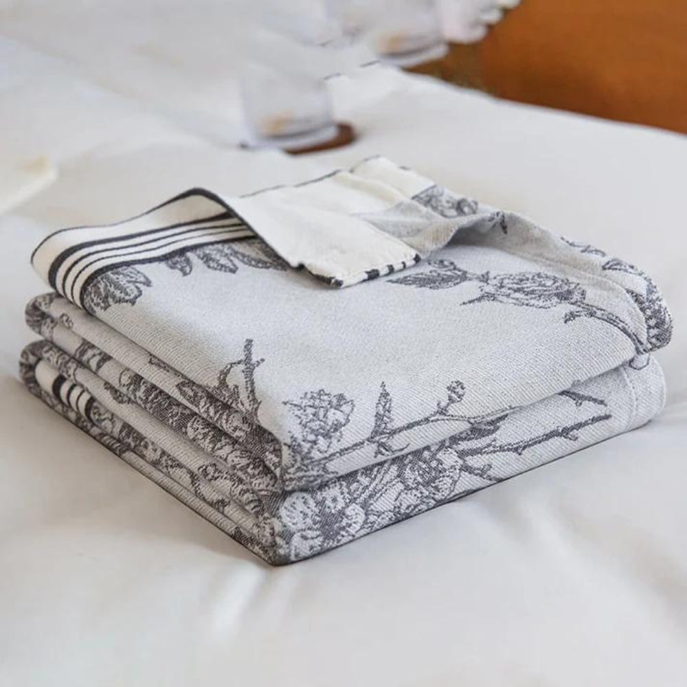 Kühlende Decke aus Bambusfaser mit Blumenmuster