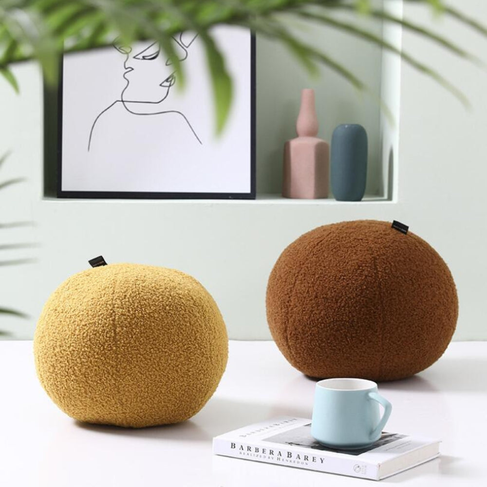 Weiches Kugelförmiges Bouclé-Kissen