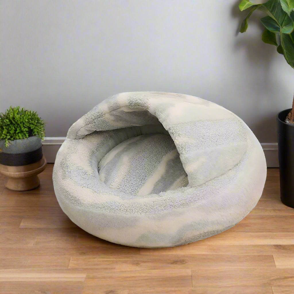 Cama para mascotas lujosa con rayas de mármol