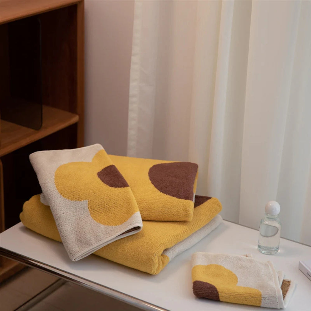 Toalla de baño de algodón con estampado floral alegre