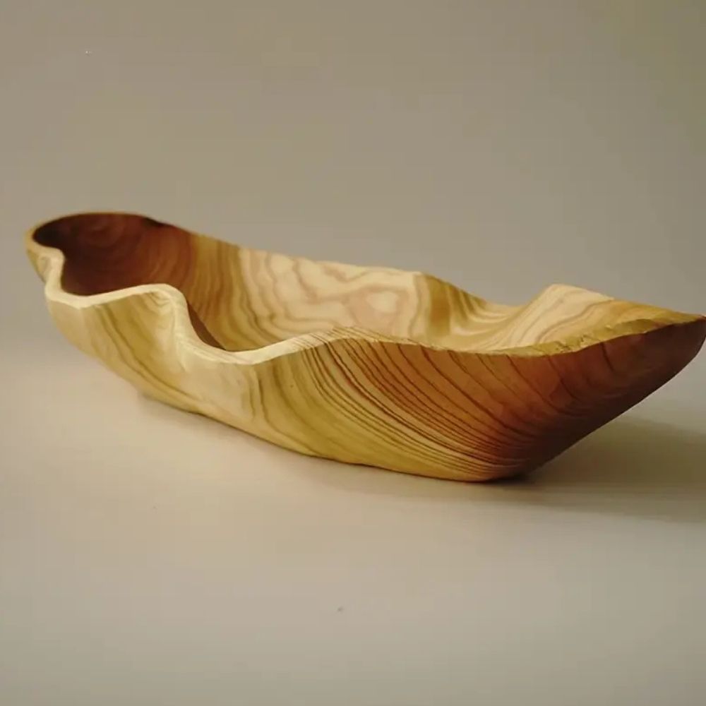 Bandeja pequeña de madera en forma de arco