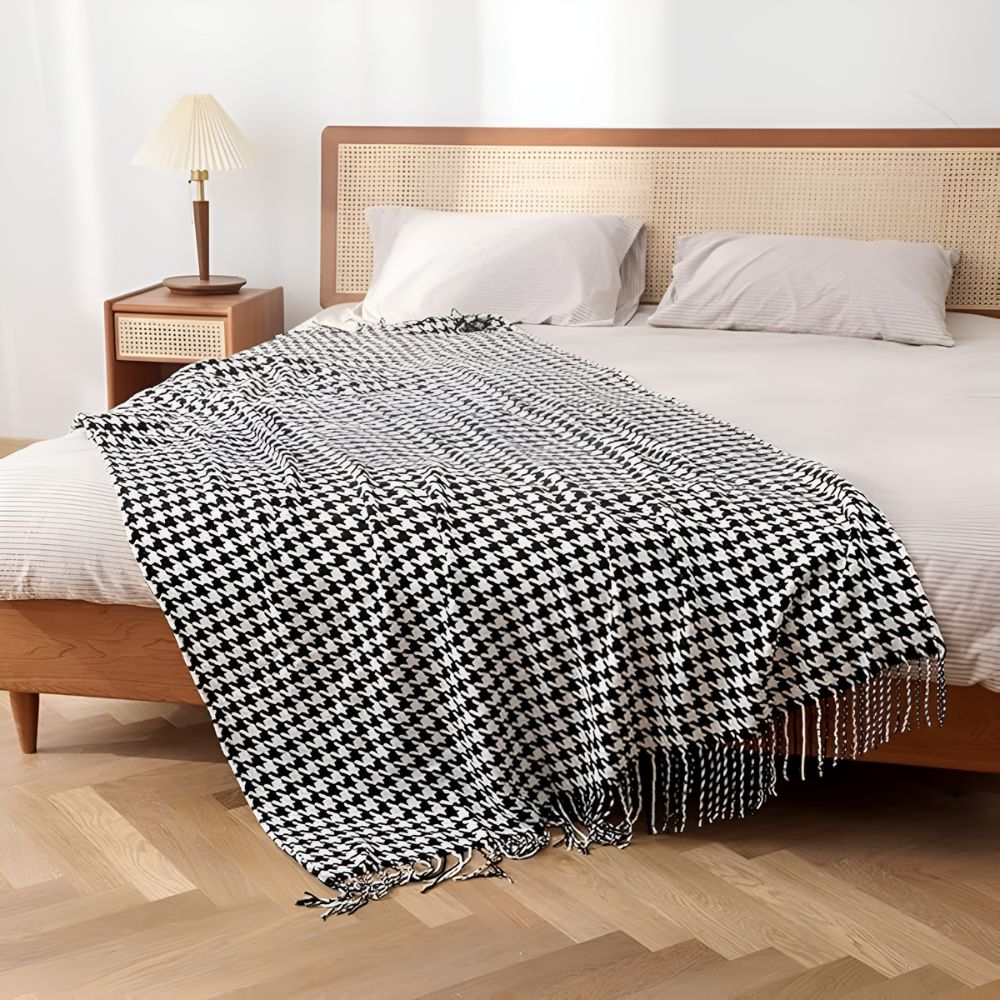 Klassische Decke mit Hahnentrittmuster