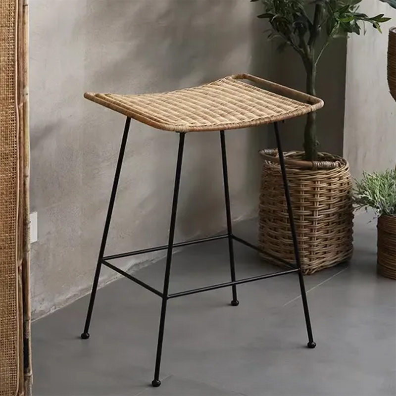 Curved-Seat Rattan Bar Stool - Lightweight Rattan Weaving Backless Stool For Dining Room