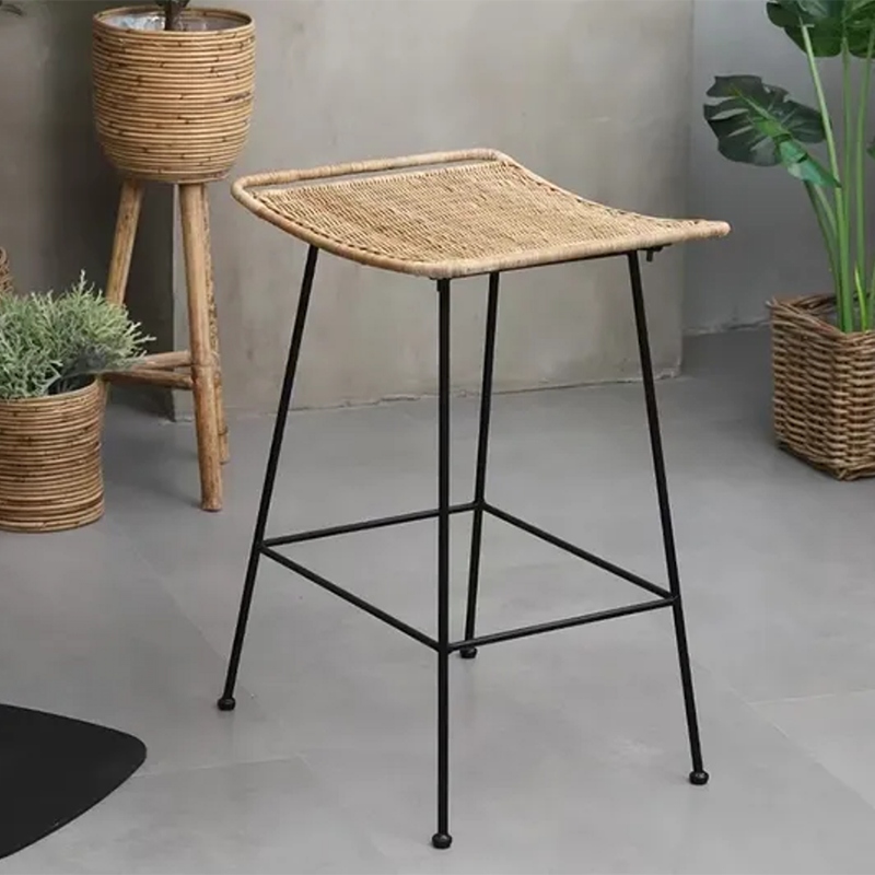 Curved-Seat Rattan Bar Stool - Lightweight Rattan Weaving Backless Stool For Dining Room