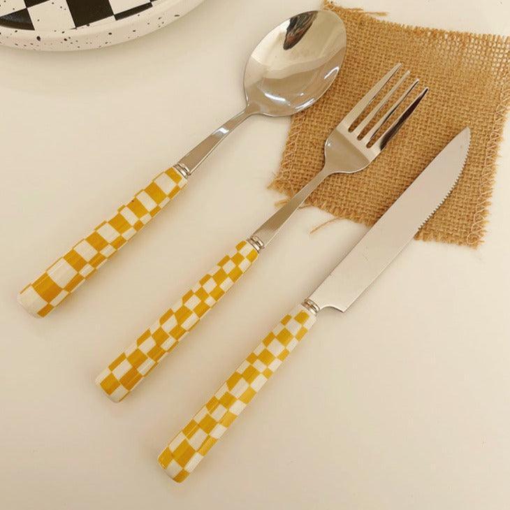 Cubiertos de acero inoxidable con patrón de cuadros, coloridos y duraderos | Virelle Maison