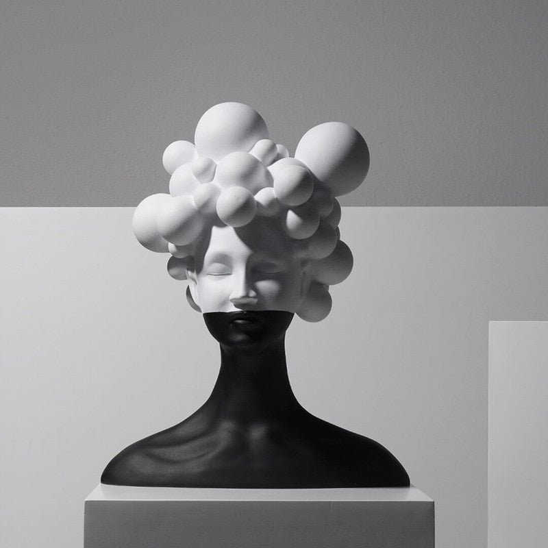 Hommfer – Statue de Femme Mystérieuse Nazla en Résine