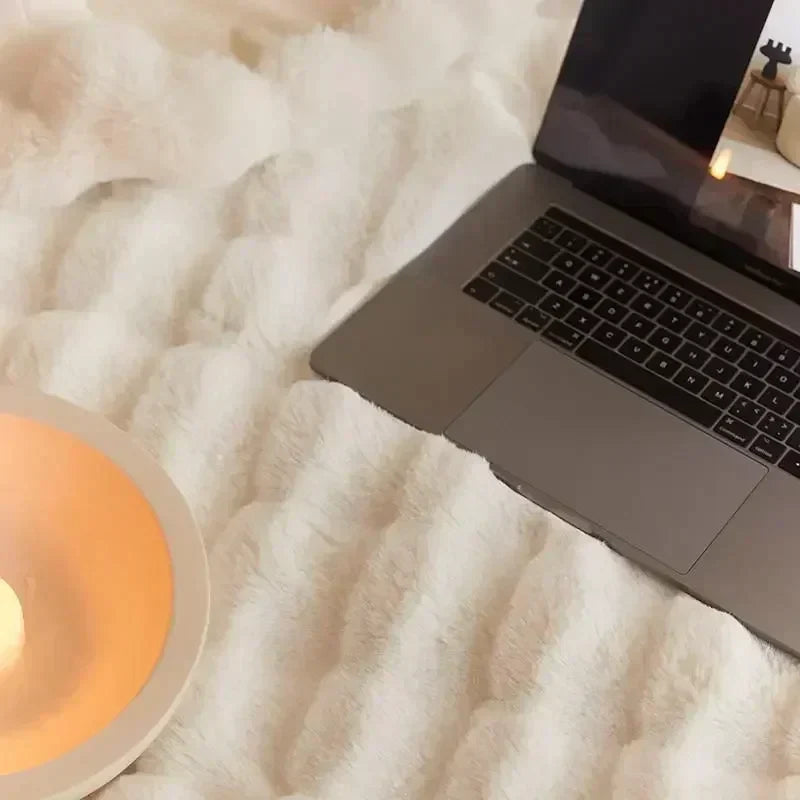 Couverture portable en fausse fourrure duveteuse - VeluLuxe