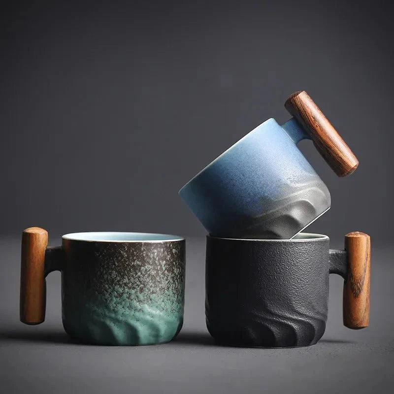 Tasse à espresso vintage en céramique avec poignée en bois