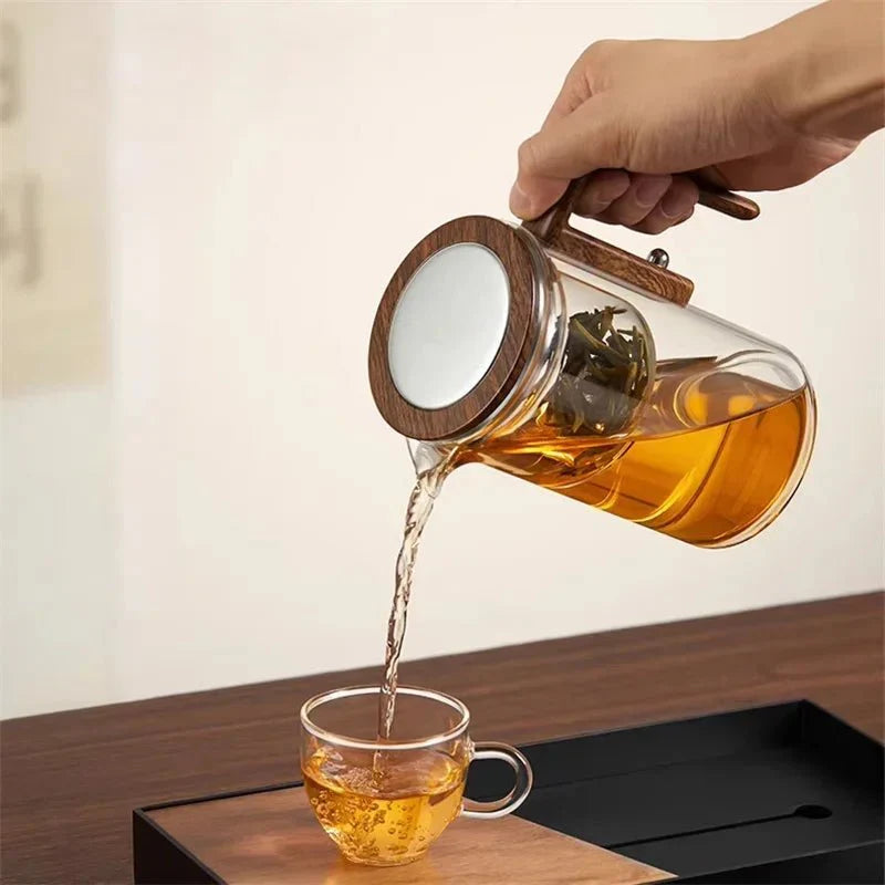 Théière en verre borosilicaté – Infuseur acier et poignée bois | Virelle Maison
