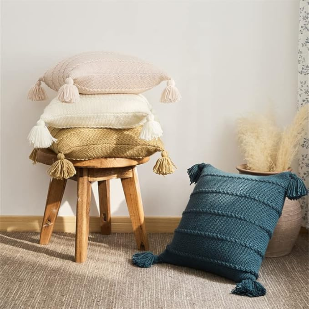 Nordisch Gestricktes Quasten-Kissen
