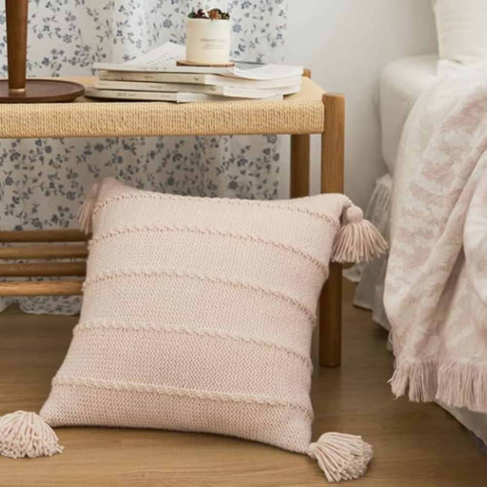 Nordisch Gestricktes Quasten-Kissen