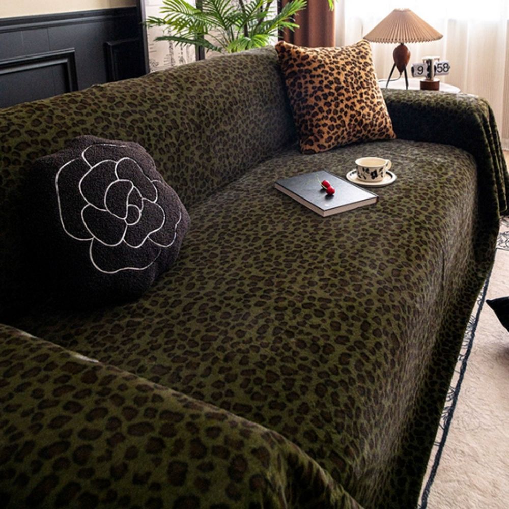 Funda de sofá acogedora con estampado de leopardo