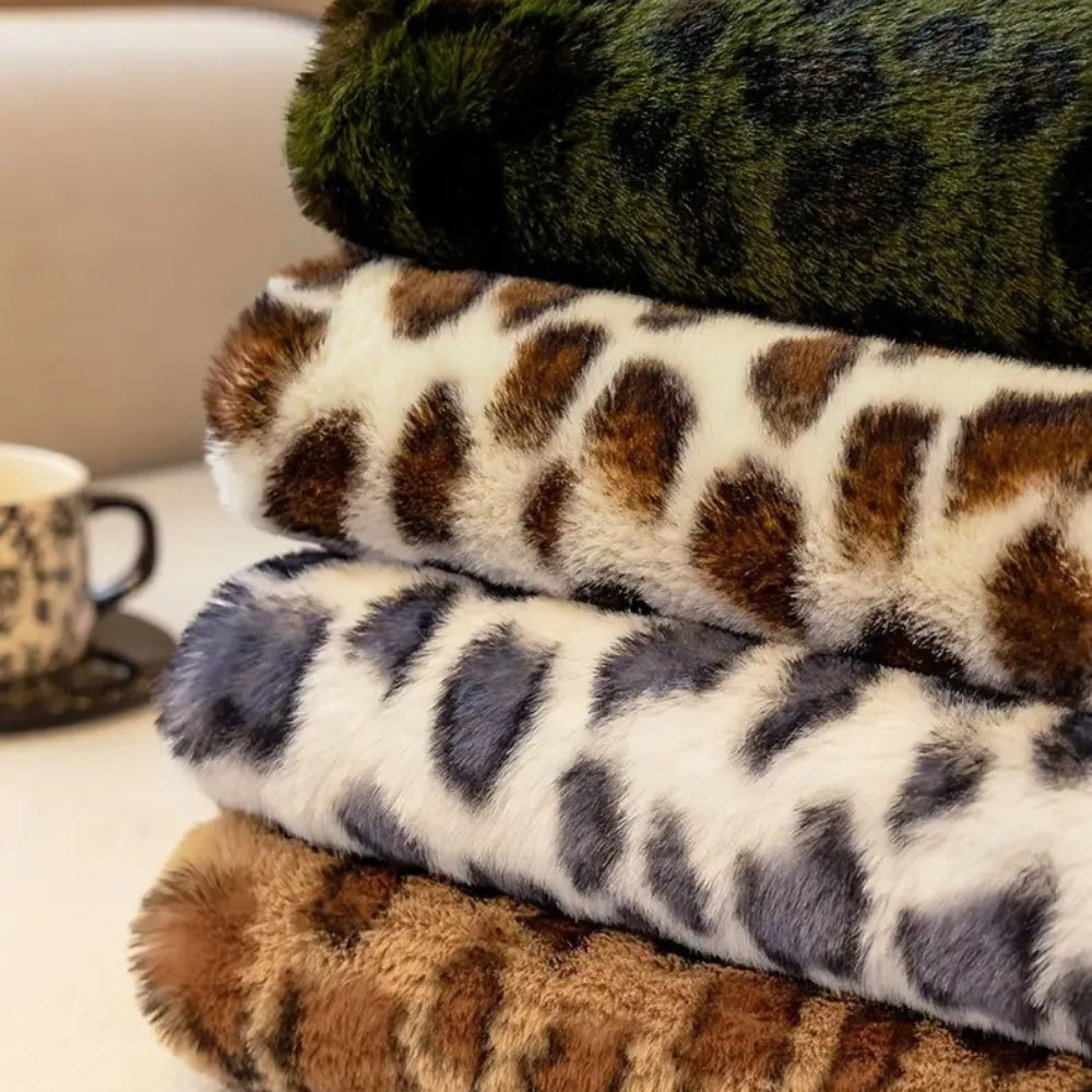 Funda de sofá acogedora con estampado de leopardo