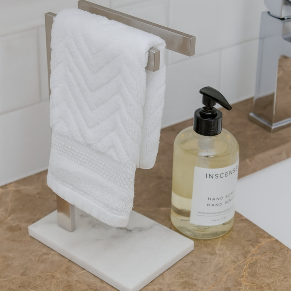 Minimalistischer Badezimmer-Doppelhandtuchhalter