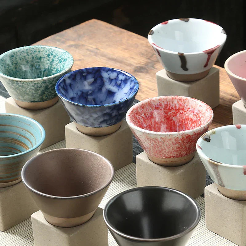 Tasses à espresso coniques en céramique avec support assorti