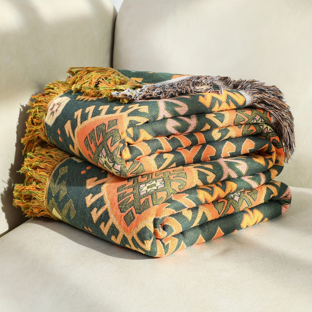 Weiche, tribal-inspirierte geometrische Fransen-Decke