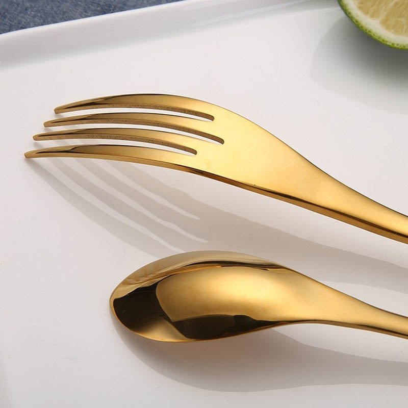 Golden glänzendes Besteckset aus Edelstahl – Spiegelpolierte Oberfläche | Virelle Maison
