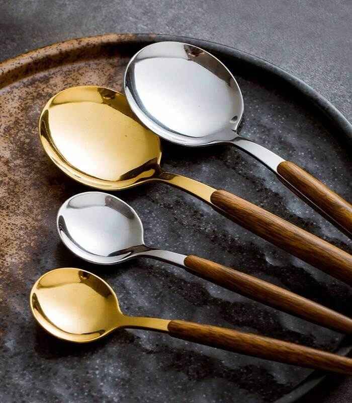 Ménagère en acier inoxydable brossé – Détails bois naturel | Virelle Maison