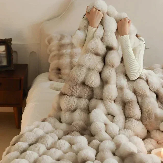 Přenosná plyšová deka z umělé kožešiny - VeluLuxe