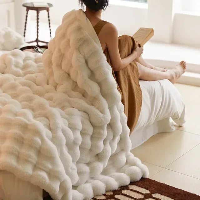 Couverture portable en fausse fourrure duveteuse - VeluLuxe