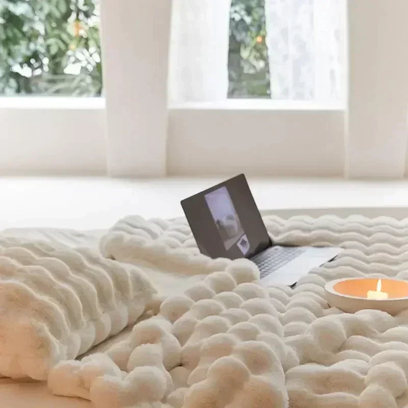 Couverture portable en fausse fourrure duveteuse - VeluLuxe
