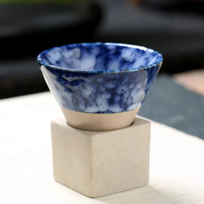 Tasse en céramique japonaise faite main, forme conique | Virelle Maison