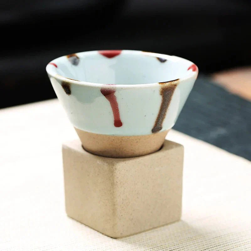 Tasse en céramique japonaise faite main, forme conique | Virelle Maison