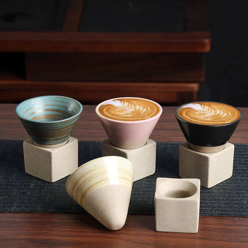 Tasse en céramique japonaise faite main, forme conique | Virelle Maison