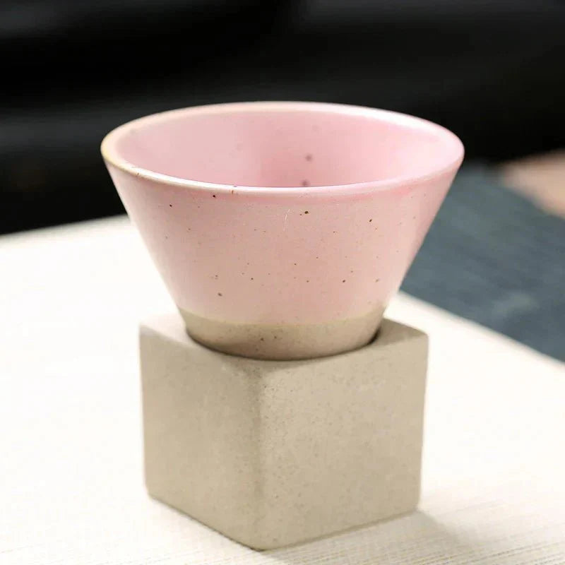 Tasse en céramique japonaise faite main, forme conique | Virelle Maison