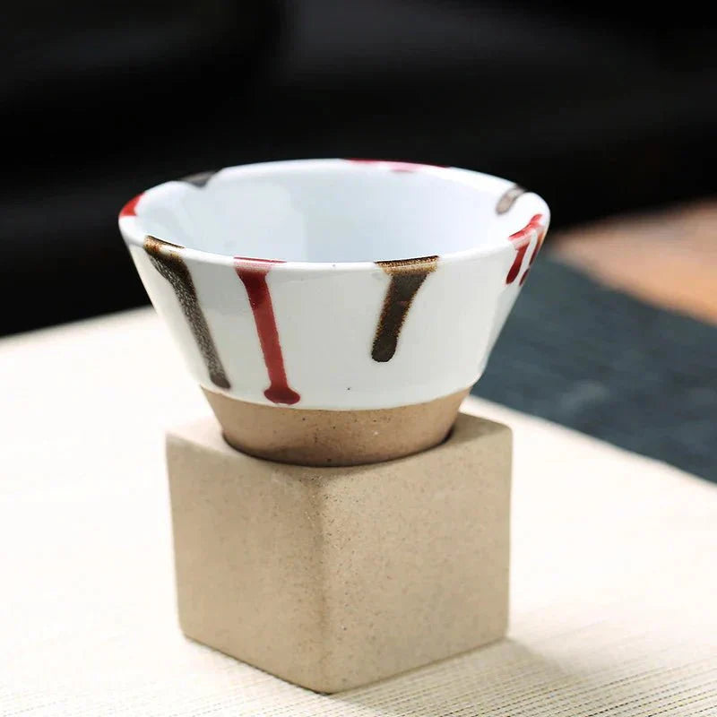 Tasse en céramique japonaise faite main, forme conique | Virelle Maison