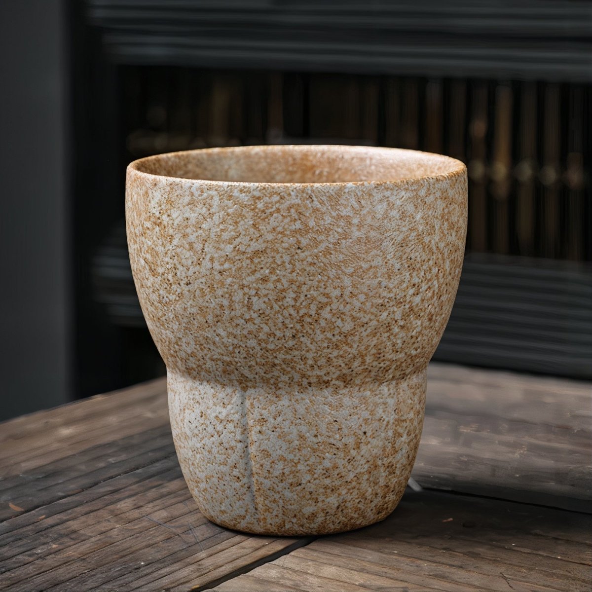 Schräge Kaffeetassen aus Keramik mit Holzgriff | Virelle Maison