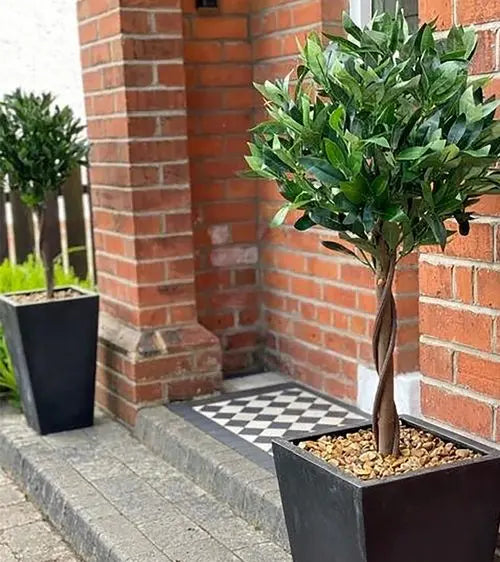 Artificial Bay Tree Topiary – Realistic Foliage with Twisted Stem or Classic Design